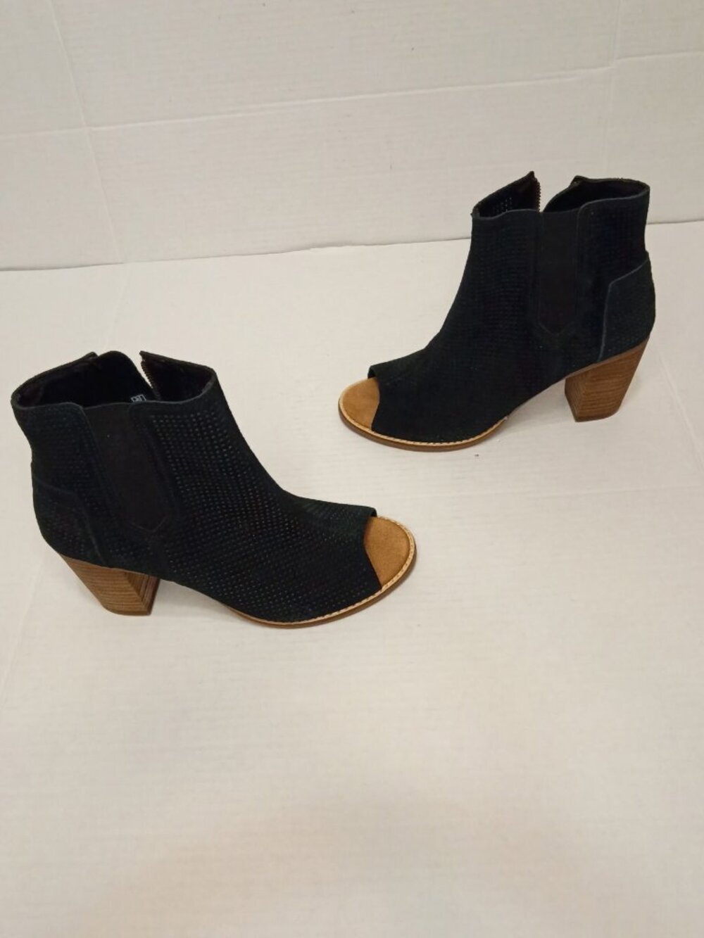 TOMS Majorca Black Perforated Peep Toe Ankle Booties Women's Size 7
